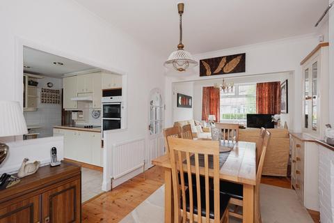 234 Stoneleigh Avenue, Worcester Park, KT4 8YB