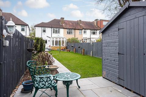 234 Stoneleigh Avenue, Worcester Park, KT4 8YB