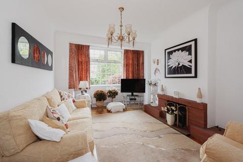 234 Stoneleigh Avenue, Worcester Park, KT4 8YB