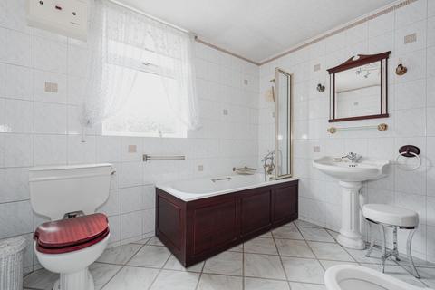 234 Stoneleigh Avenue, Worcester Park, KT4 8YB