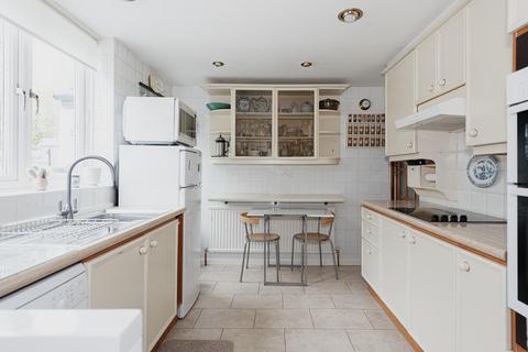 234 Stoneleigh Avenue, Worcester Park, KT4 8YB