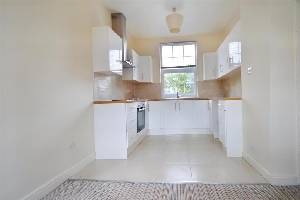 St Avenue, Northampton 2 bed apartment £875 pcm (£202 pw)