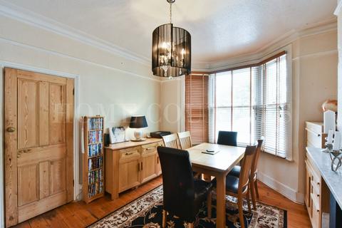 292 The Ridgeway, Enfield, EN2 8AP