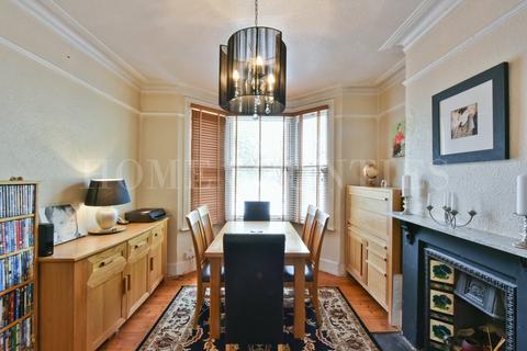 292 The Ridgeway, Enfield, EN2 8AP