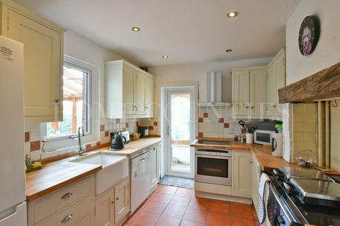292 The Ridgeway, Enfield, EN2 8AP