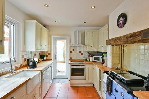 292 The Ridgeway, Enfield, EN2 8AP