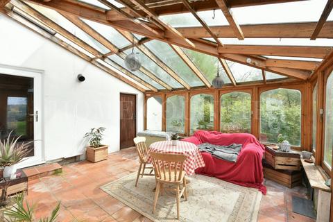 292 The Ridgeway, Enfield, EN2 8AP