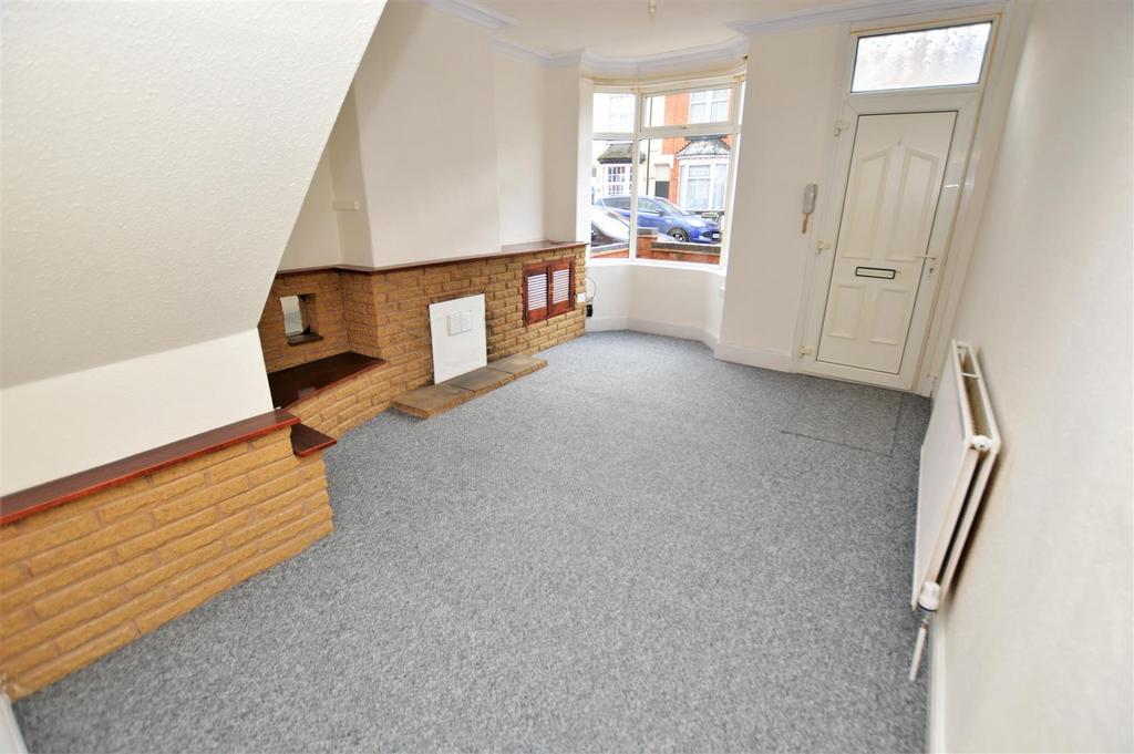 Healey Street, Wigston, Leicestershire 3 bed terraced house £895 pcm