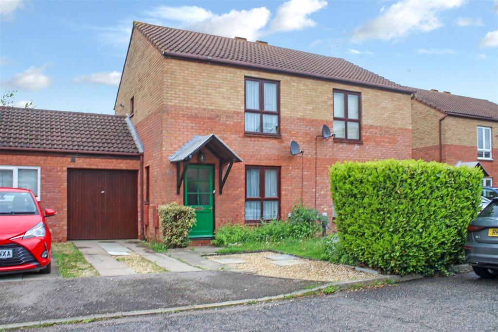 Willen, Milton Keynes 2 bed semidetached house £299,995