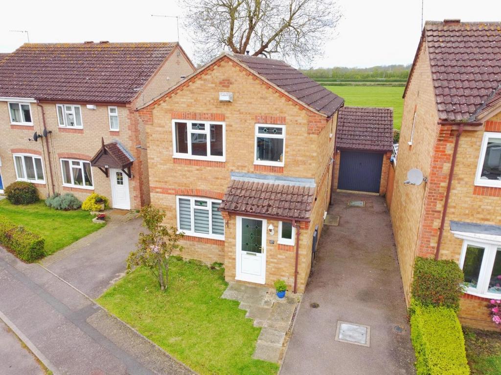 Compton Way, Earls Barton, Northamptonshire NN6 3 bed detached house