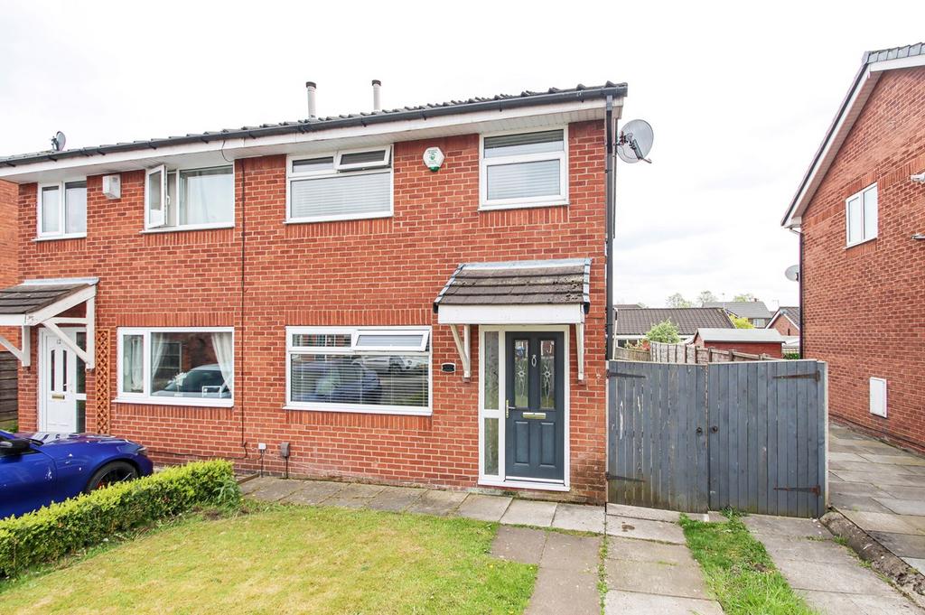 Lambourn Road, Flixton, Manchester, M41 3 bed semidetached house for