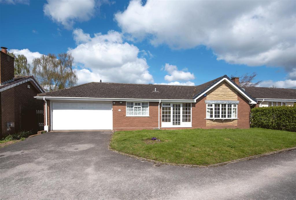 Wentworth Drive, Lichfield 3 bed detached bungalow £530,000