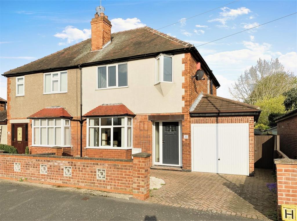 Bancroft Road, Newark 3 bed semidetached house for sale £220,000