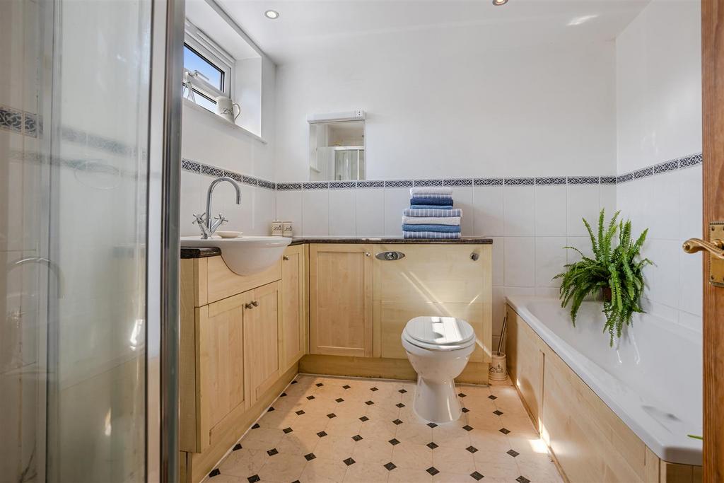 A21 - Coombe Shute Cottage - 230421.jpg
