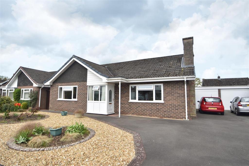4 Stilton Close, Radbrook, Shrewsbury, SY3 9BT 2 bed detached bungalow for sale £435,000