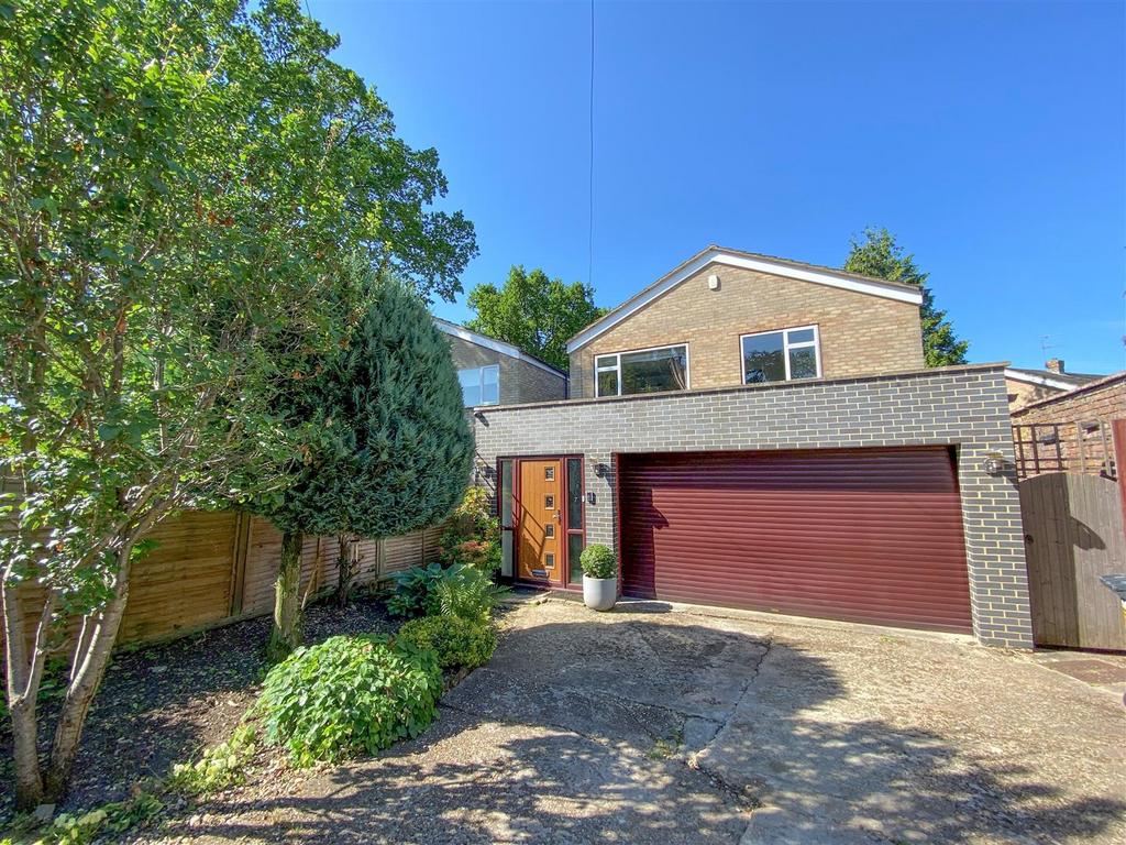 The Rutts, Bushey Heath, Bushey 4 bed detached house for sale £780,000