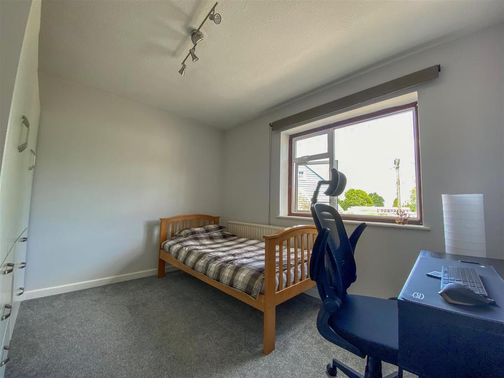 Bed 3.jpg