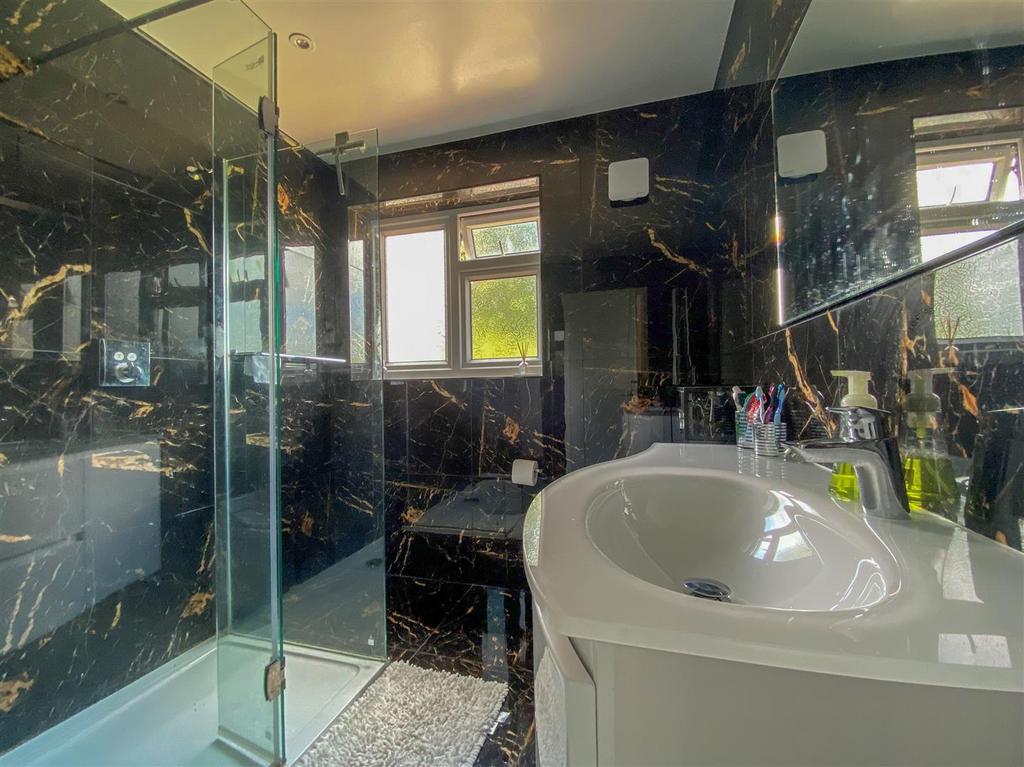 Shower room.jpg