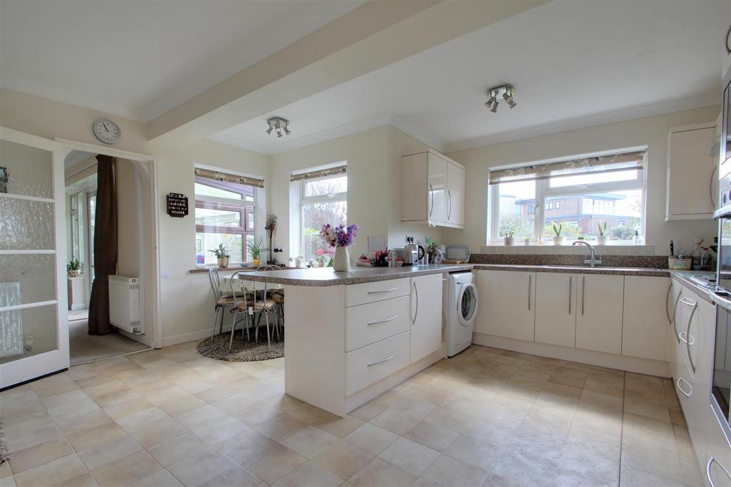Smugglers Walk, GoringbySea 3 bed detached house for sale £700,000