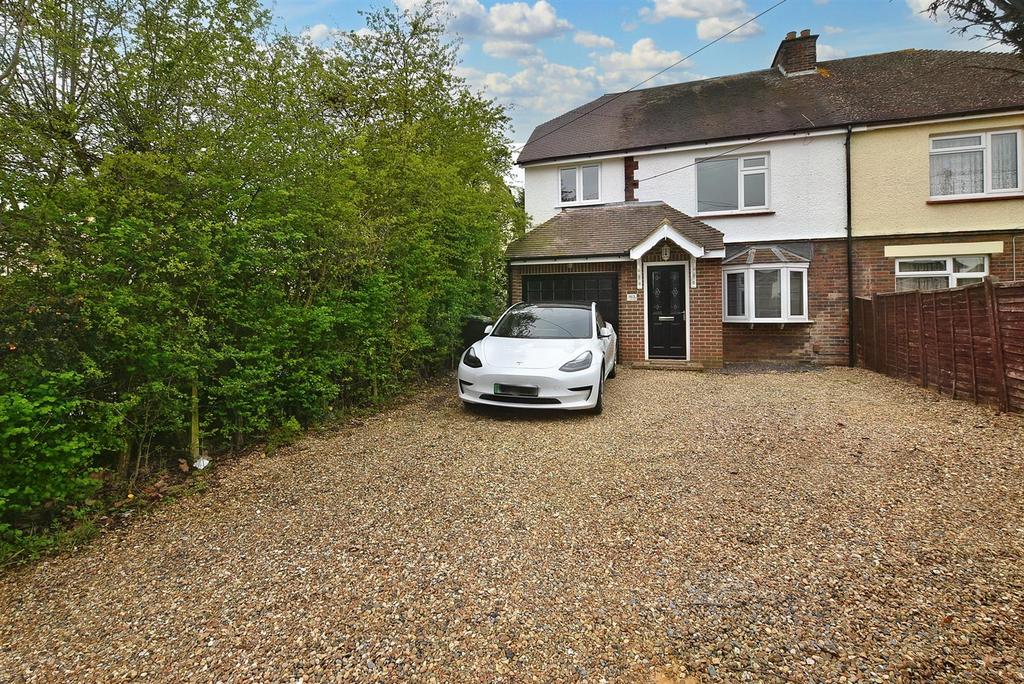 Lunsford Lane, Larkfield 4 bed semidetached house for sale £460,000