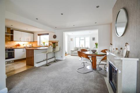 21 Dalesway, Kirk Ella, Hull, HU10 7NE