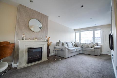 21 Dalesway, Kirk Ella, Hull, HU10 7NE