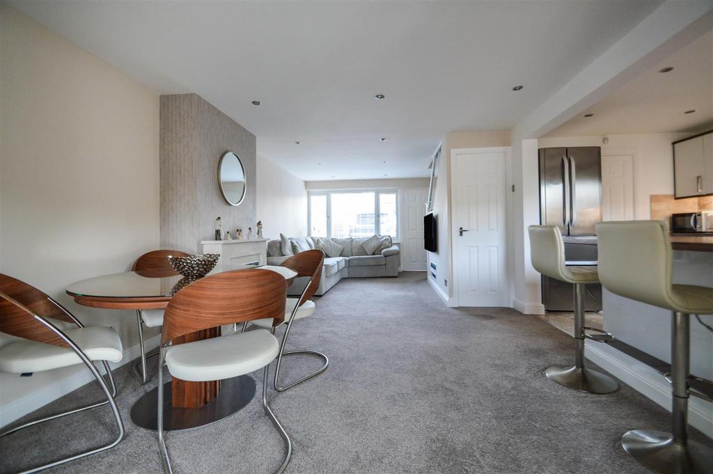 Open Plan Lounge / Dining / Kitchen