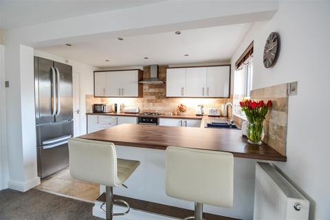 21 Dalesway, Kirk Ella, Hull, HU10 7NE