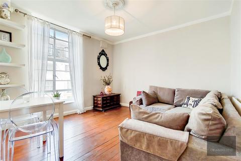 2 bedroom apartment to rent, Lansdowne Way, Vauxhall