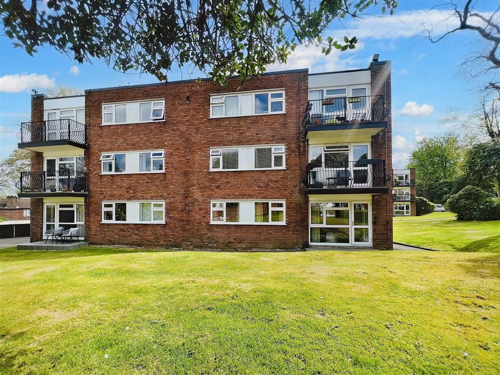 Townfield Gardens, Altrincham 2 bed apartment for sale £210,000