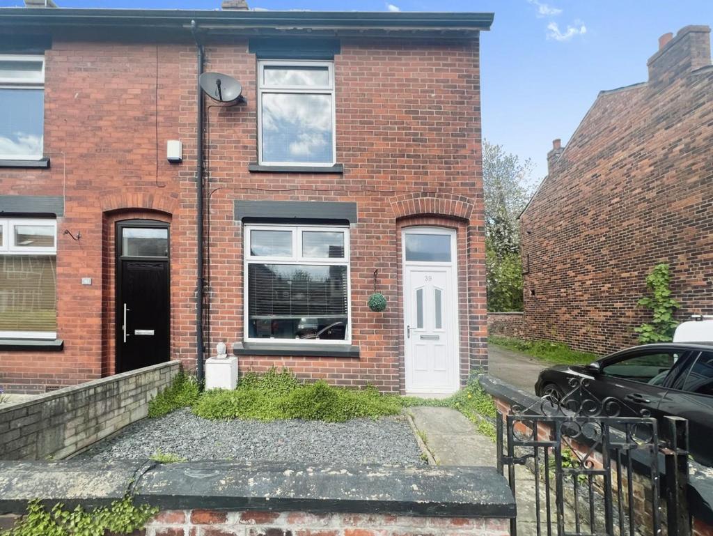 Lightburne Avenue, Leigh 2 bed house £850 pcm (£196 pw)