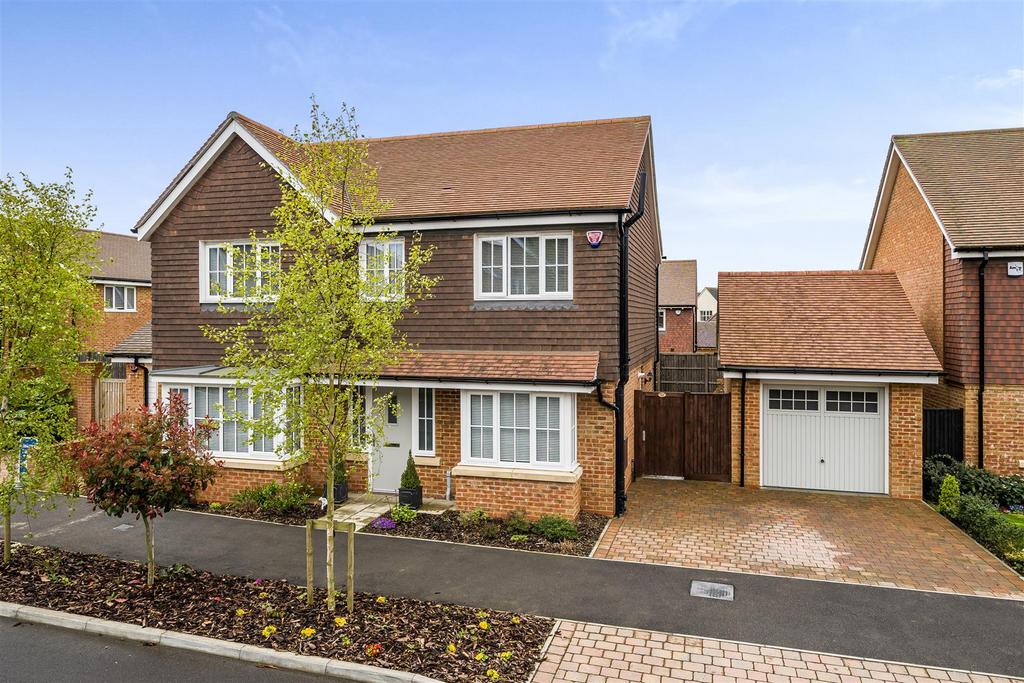 Stocks Way, Lenham, Maidstone 4 bed detached house £650,000