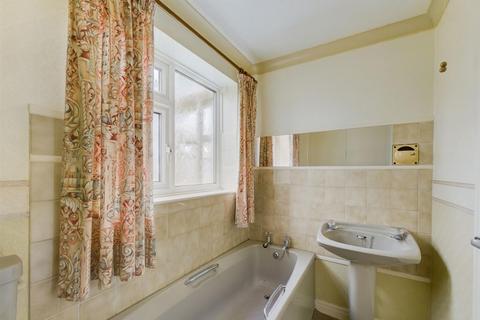 18 Castle Road, Thornton Le Dale, Pickering, YO18 7TR