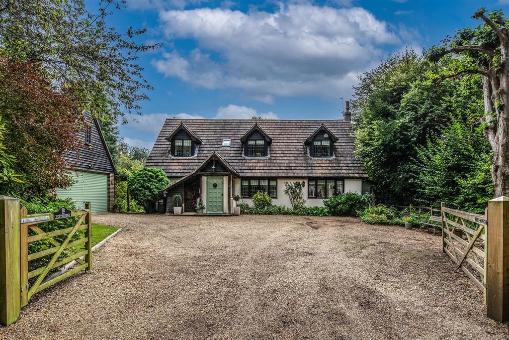 London Road, Maresfield 4 bed detached house for sale £900,000