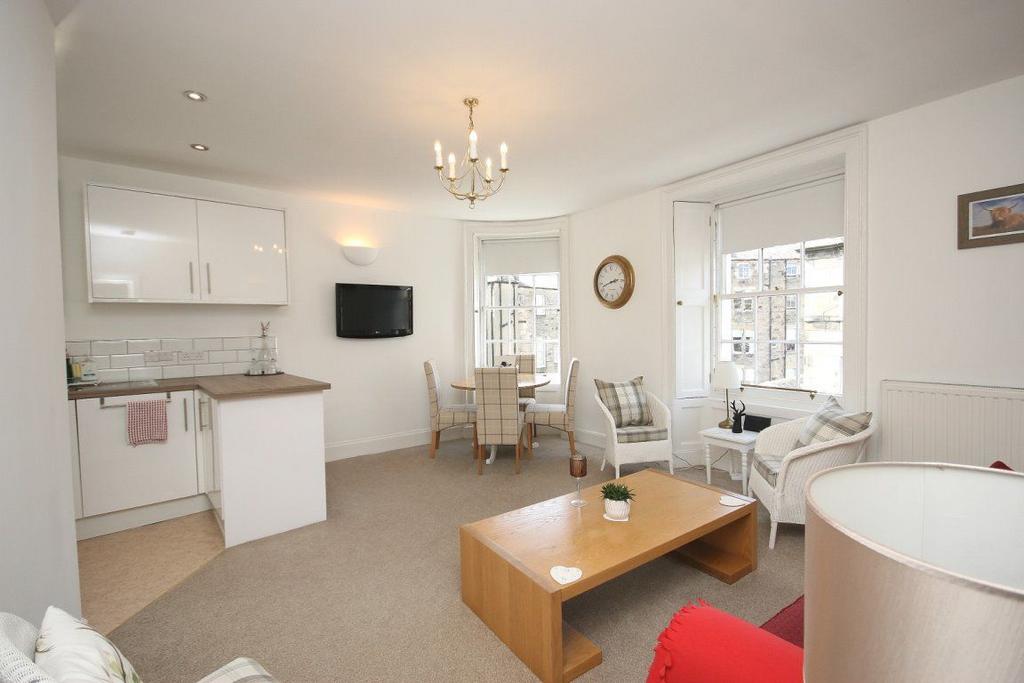 William Street, Edinburgh 1 bed flat £1,200 pcm (£277 pw)