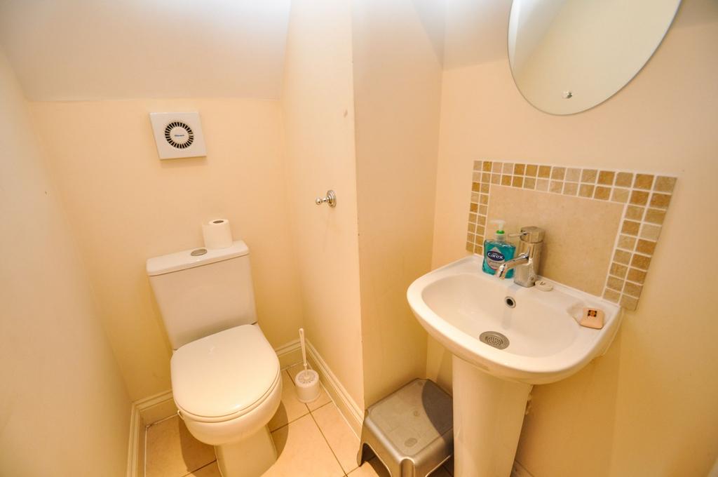 Broomhall Gardens, Chelmsford, CM1 3 bed detached house £500,000