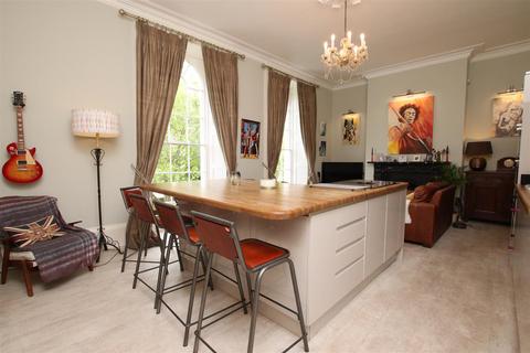 3 bedroom flat for sale - Regents Park, Heavitree, Exeter