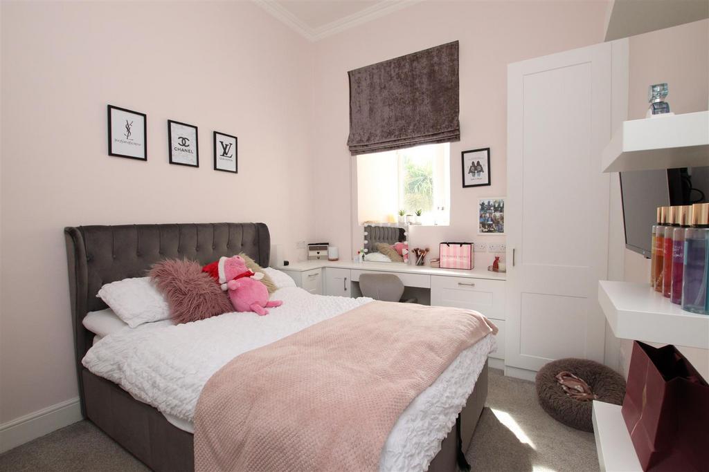 Bedroom 2.JPG