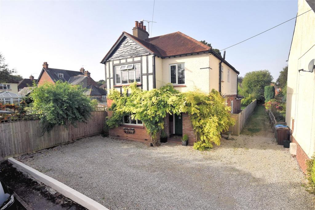 Nightingale Road, Wendover HP22 4 bed detached house for sale £1,100,000