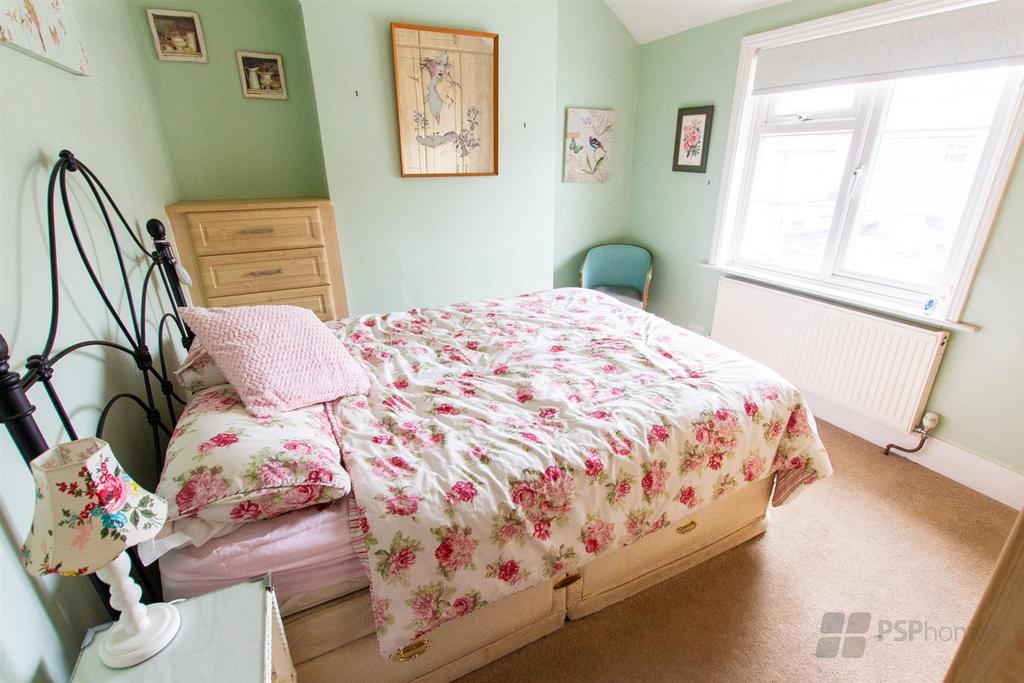 Bed 1.jpg