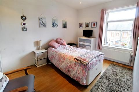 2 bedroom character property for sale - Beaumont Avenue, Moldgreen, Huddersfield HD5 8HD