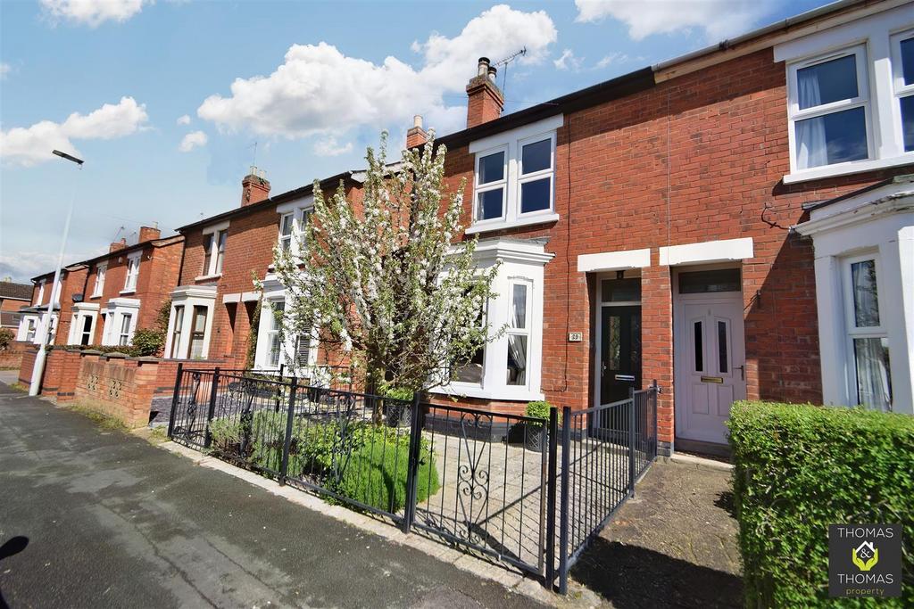 Sisson Road, Longlevens 3 bed semidetached house for sale £300,000