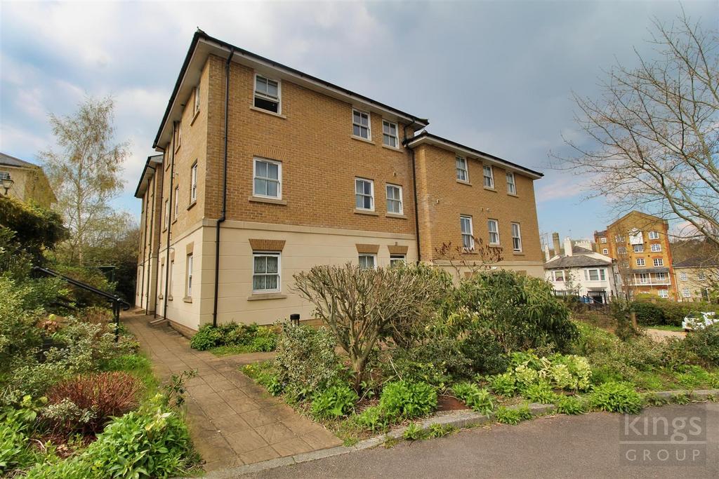 North Road, Florence Court, Hertford 2 bed flat £305,000