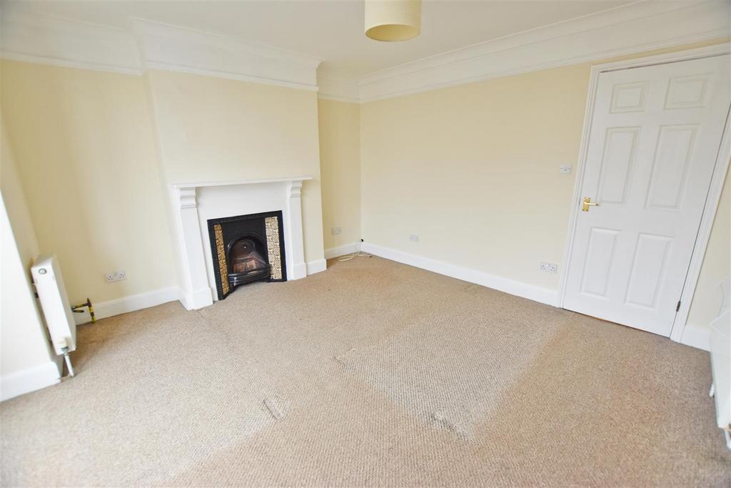 Lounge 1.jpg
