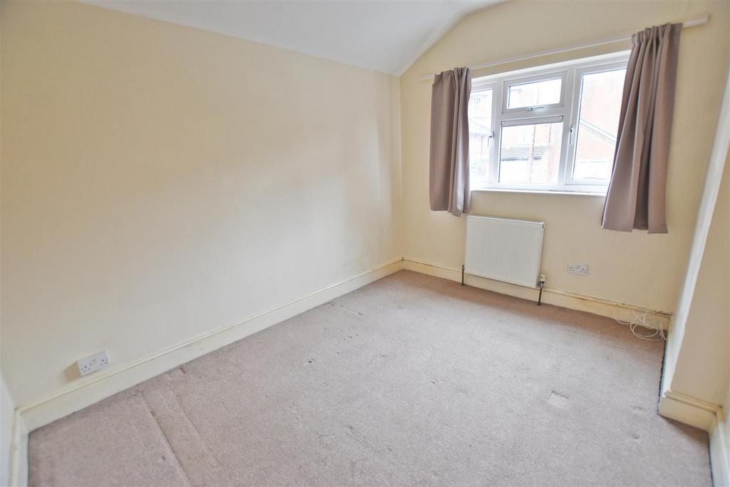 Bedroom 1.jpg