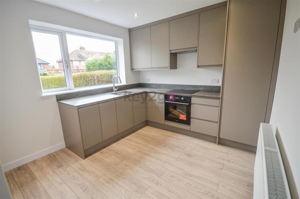 Fox Lane, Frecheville, Sheffield, S12 3 bed terraced house for sale £