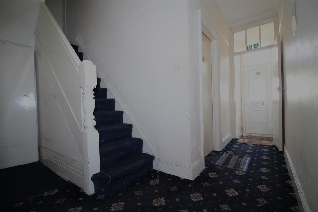 East Park Road, Leicester 6 bed house for sale £325,000