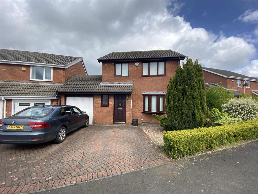 Carlton Close, Ouston, Chester Le Street 3 bed detached house £800
