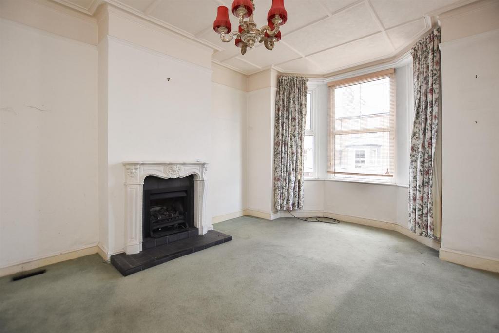 Strood Road, St. LeonardsOnSea 2 bed terraced house for sale £265,000