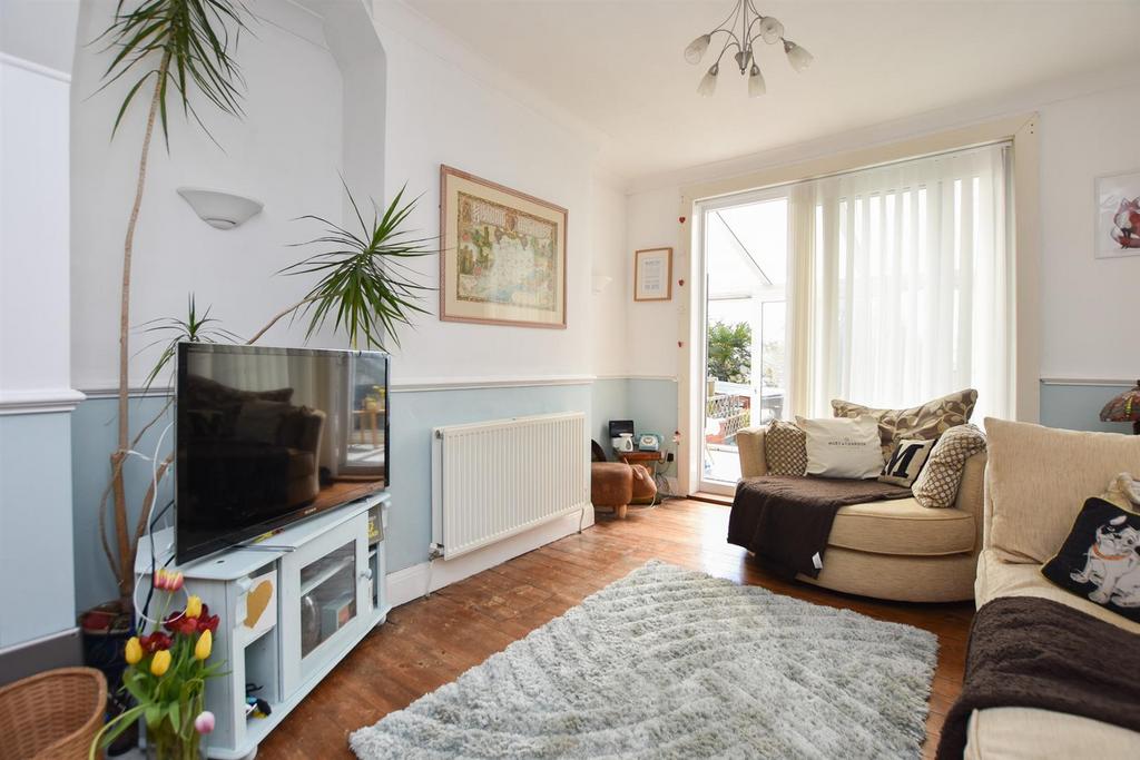 Berlin Road, Hastings 3 bed detached house for sale £300,000